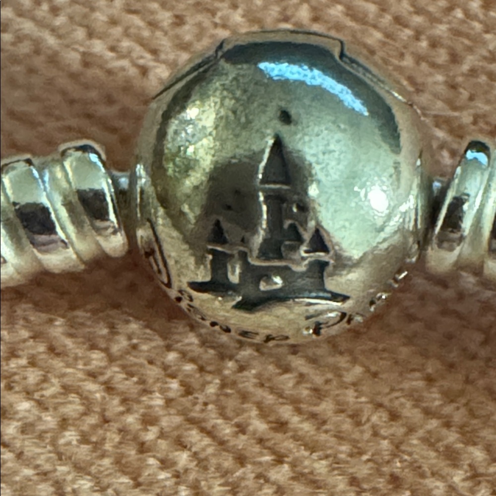 Disney Pandora Bracelet - Disney Parks Castle Clasp - Silver 8.3” - New in Box - Picture 4 of 12